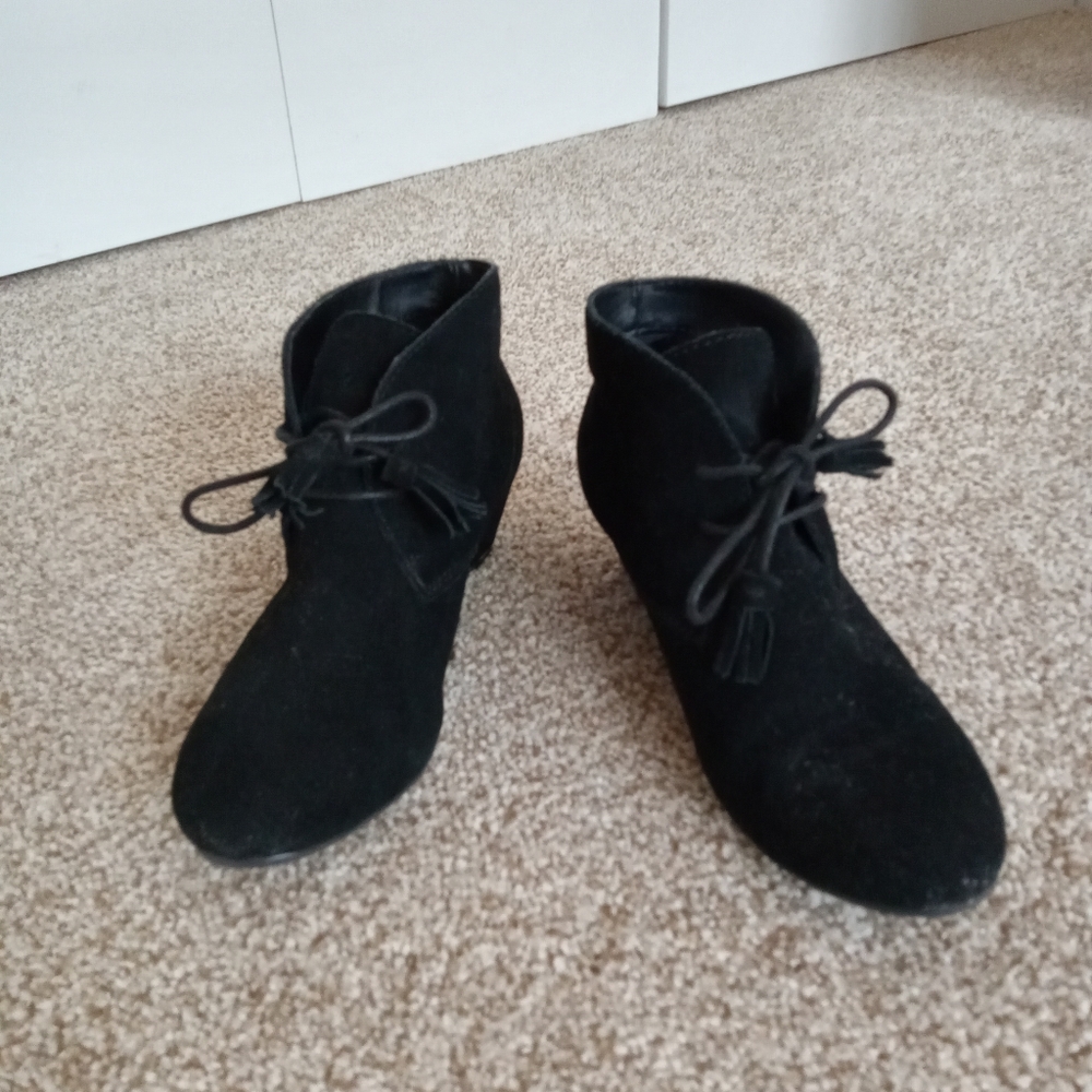 Crown vintage black ankle boot size 7